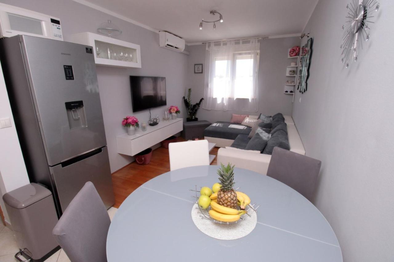 Apartman *Sanja* Omis Διαμέρισμα Εξωτερικό φωτογραφία