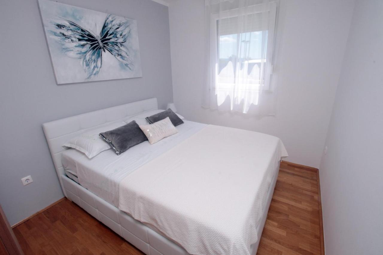 Apartman *Sanja* Omis Διαμέρισμα Εξωτερικό φωτογραφία